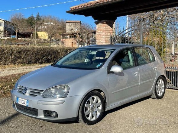 VOLKSWAGEN Golf 5ª serie